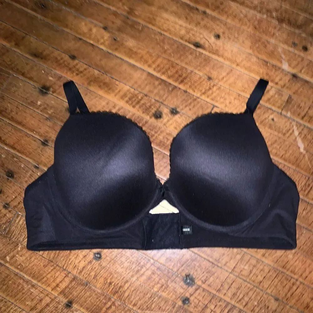 Torrid Curve black satiny 42C full figure bra